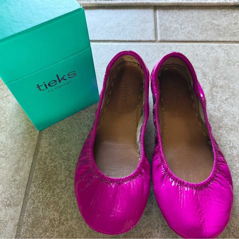 Well loved Ultraviolet UV purple/pink Tieks Ballet Flats Size 7